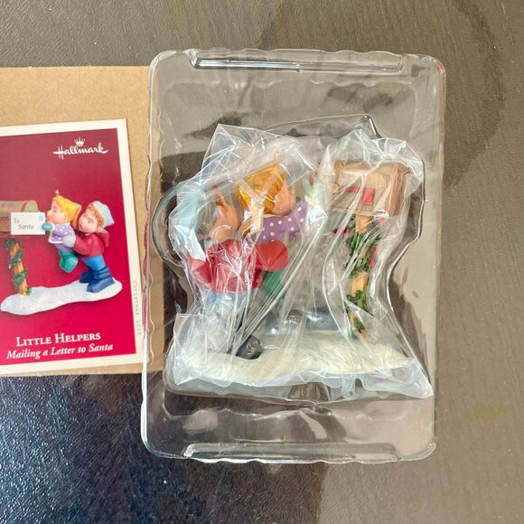 PRISTINE: Hallmark 2005 "LITTLE HELPERS" MAILING A LETTER TO SANTA Keepsake - Picture 2 of 4